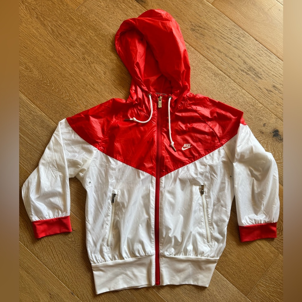 Nike cropped zip up windbreaker, size small